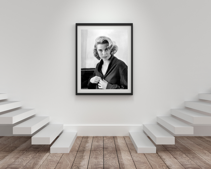 Grace Kelly Buttoning Shirt