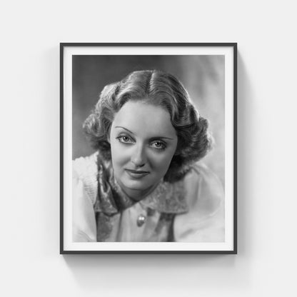 Bette Davis: Piercing Gaze