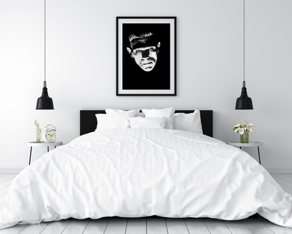 Johnny Cash joue de l'harmonica