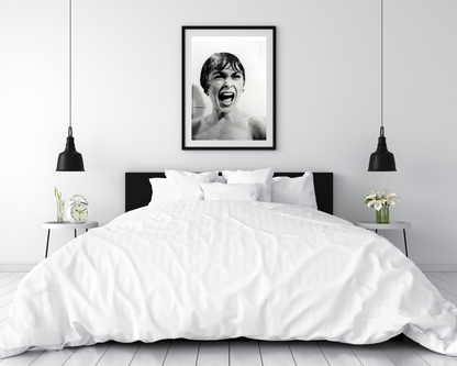 Johnny Cash joue de l'harmonica