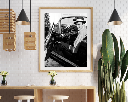 Frank Sinatra dans sa Ford Thunderbird