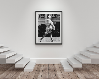 Marilyn Monroe on a Stroll