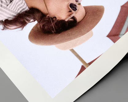 Elizabeth Taylor avec un appareil photo vintage