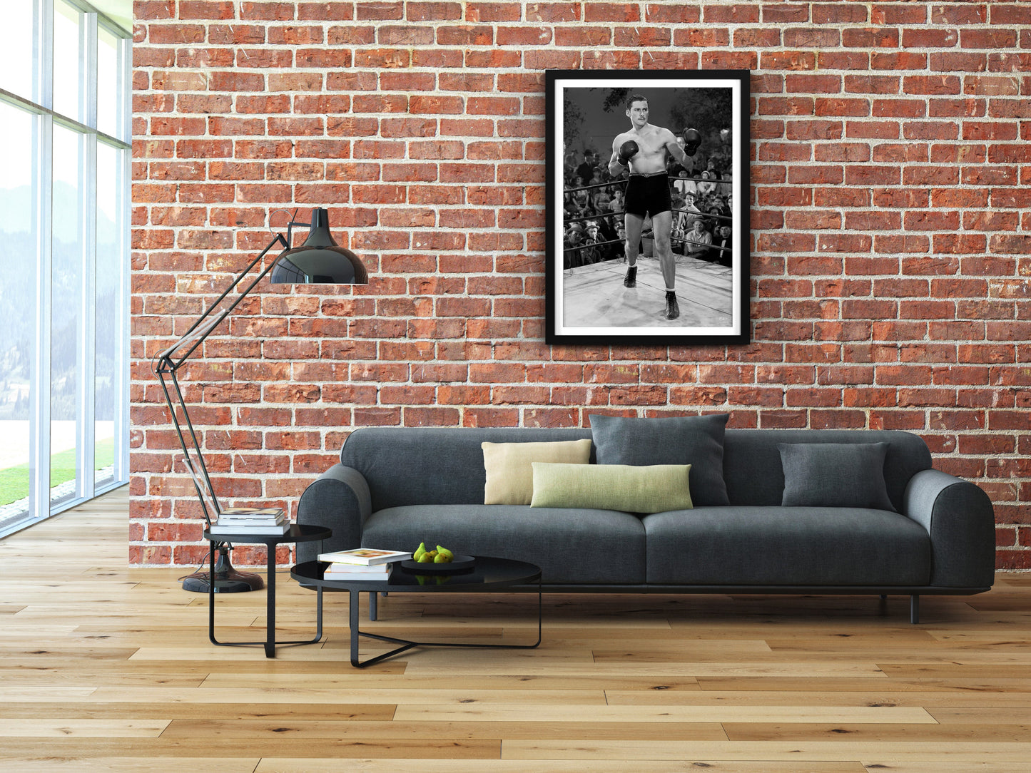 Erroll Flynn pose sur un ring de boxe