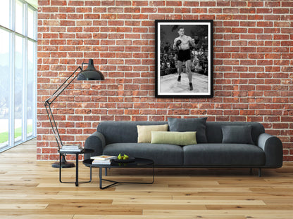 Erroll Flynn pose sur un ring de boxe